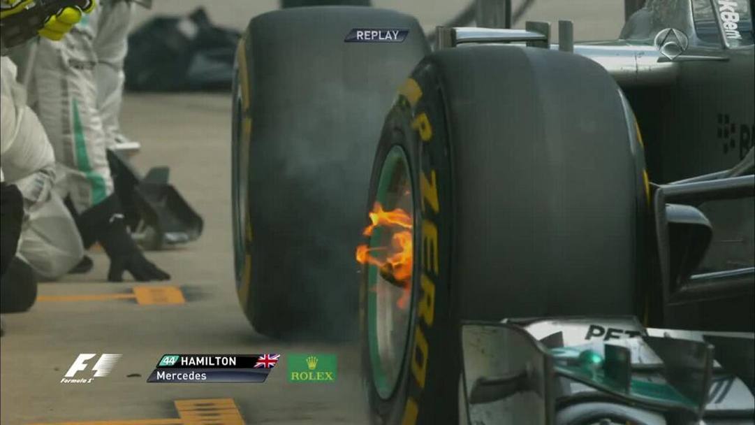 Anche per Lewis Hamilton freni bollenti. Afp